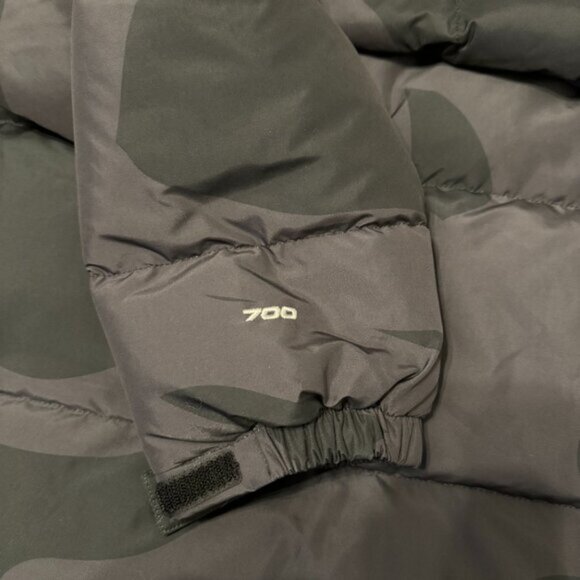 The North Face 1996 Down Kaws Black Puffer Jacket Size Large - Picture 4 of 4